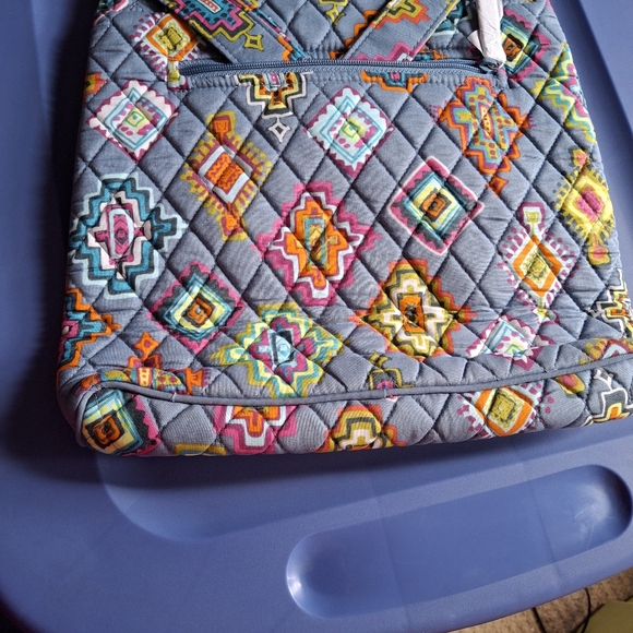Vera Bradley Triple Zip Hipster “Painted Medallions”. NWT - Picture 2 of 2